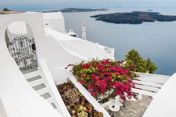 Белая архитектура острова Санторини, Греция — стоковое фото