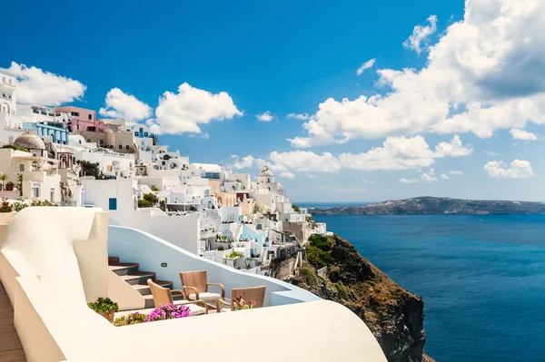 Bílá architektura na ostrově Santorini, Řecko — Stock fotografie