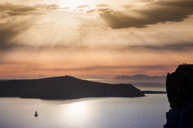 Santorini Adası 'nda güzel bir gün batımı, Yunanistan