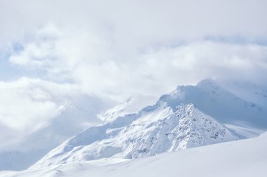 dağlarda kar yağışı