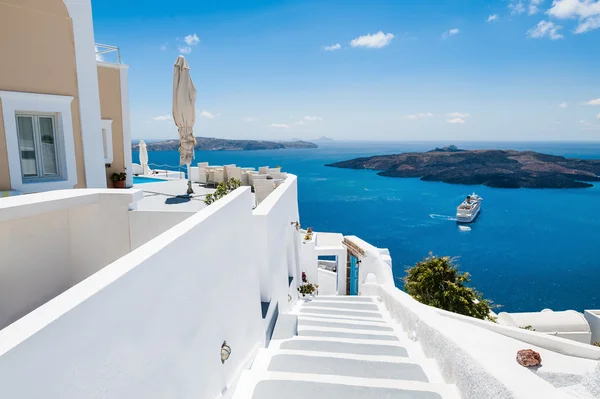 Bílá architektura na ostrově Santorini, Řecko — Stock fotografie