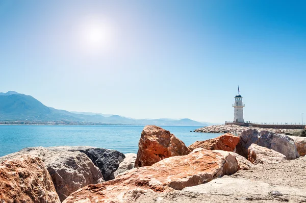 Faro junto al mar en Alanya, Turquía — Foto de Stock