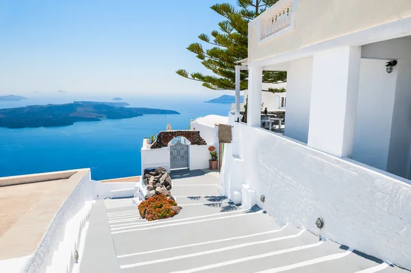 Architettura bianca sull'isola di Santorini, Grecia. — Foto Stock