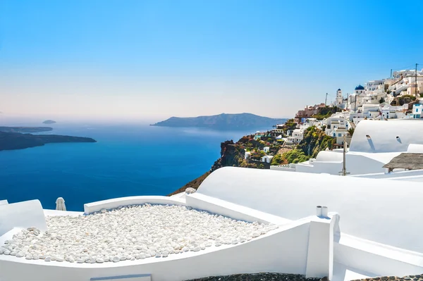 Bílá architektura na ostrově Santorini, Řecko — Stock fotografie