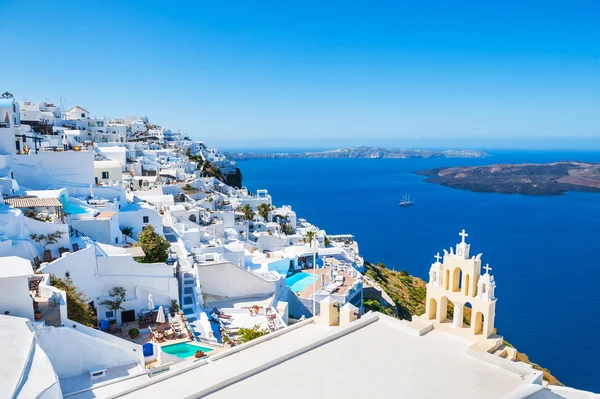 Arquitectura blanca en la isla de Santorini, Grecia —  Fotos de Stock
