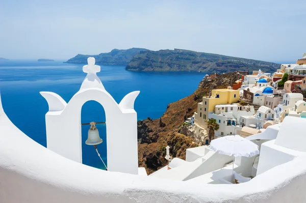 Architettura bianca sull'isola di Santorini, Grecia. — Foto Stock