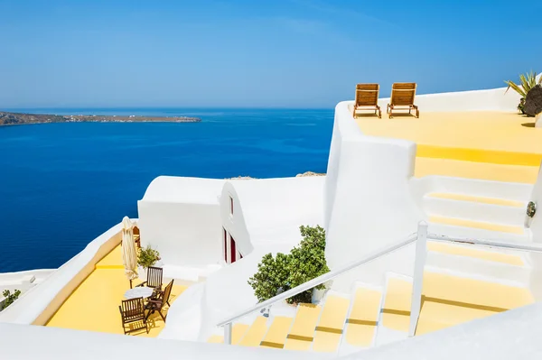 Architettura bianca sull'isola di Santorini, Grecia — Foto Stock