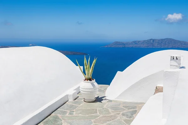 Architettura bianca sull'isola di Santorini, Grecia Foto Stock