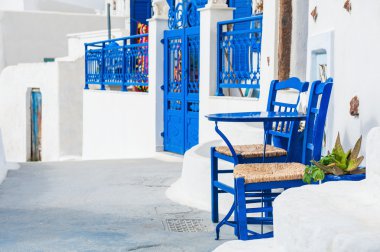 Beyaz-mavi mimari Santorini Island, Yunanistan.