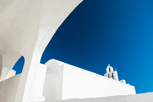 Bílá architektura na ostrově Santorini, Řecko — Stock fotografie