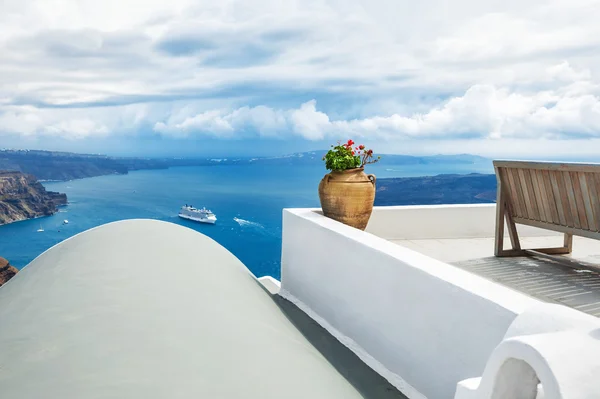 Architecture blanche sur l'île de Santorin, Grèce. — Photo