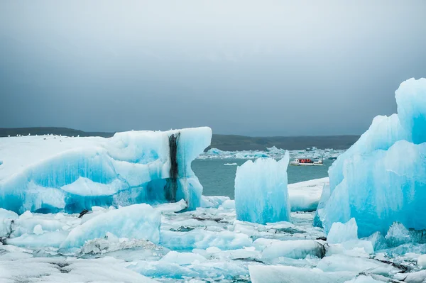 Ледниковая лагуна Йокульсарлон, Исландия — стоковое фото