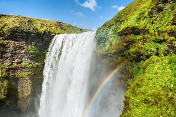 Hermosa cascada Skogafoss — Foto de Stock