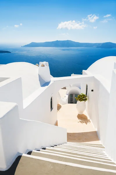 그리스 산토리니 섬에 있는 백인 건축물 — 스톡 사진