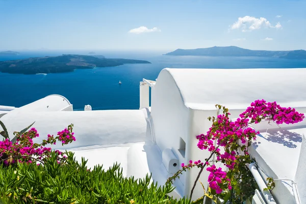 Architettura bianca sull'isola di Santorini, Grecia. — Foto Stock