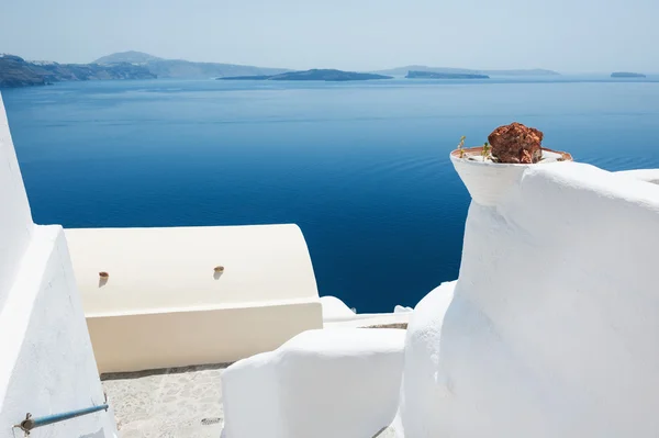 Architettura bianca sull'isola di Santorini, Grecia. — Foto Stock