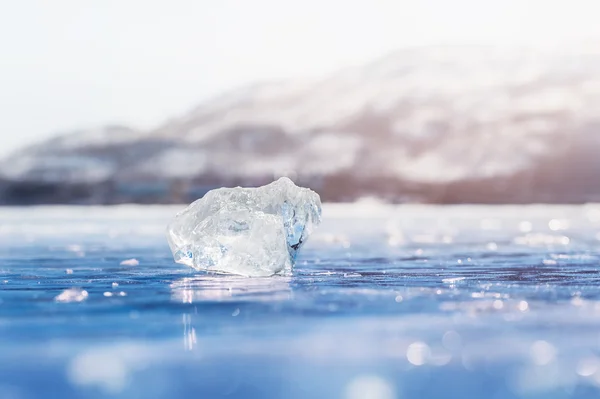 Glace sur le lac gelé — Photo