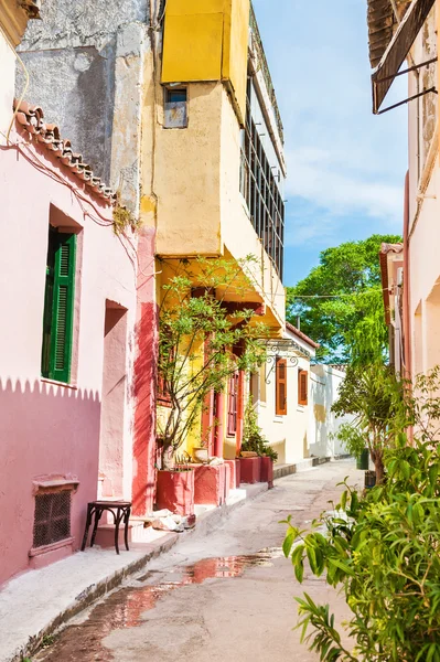 Hermosa calle colorida en Atenas, Grecia — Foto de Stock