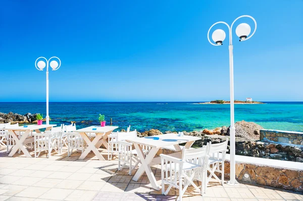 Hermosa playa tropical con agua turquesa . —  Fotos de Stock