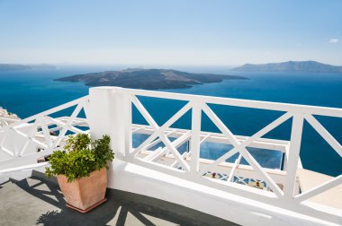 Yunanistan 'ın Santorini adasında beyaz mimari. 