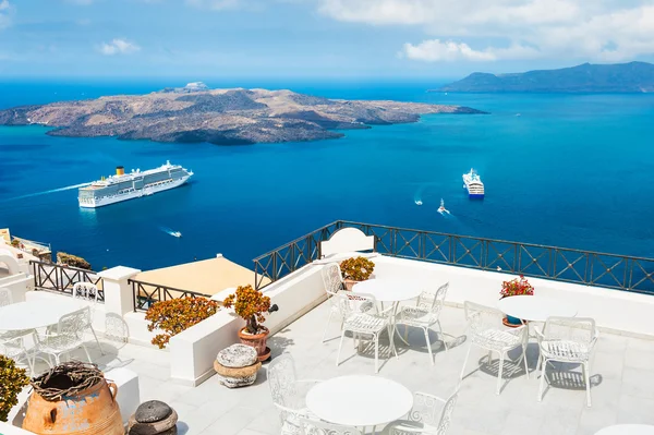 Hermosa terraza con vista al mar . — Foto de Stock