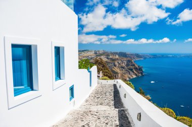 Yunanistan 'ın Santorini adasında beyaz mimari. 