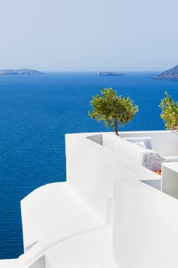 Yunanistan 'ın Santorini adasında beyaz mimari. 