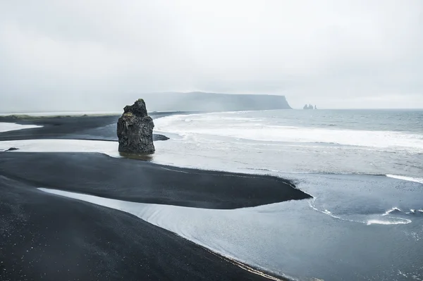 Playa de Reynisfjara, sur de Islandia — Foto de Stock