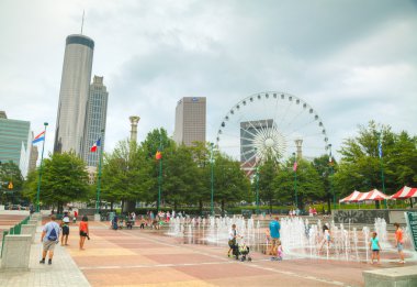 İnsanlarla Centennial Olympic park