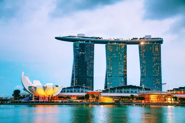 Marina bay with Marina Bay Sands — Stock Photo, Image