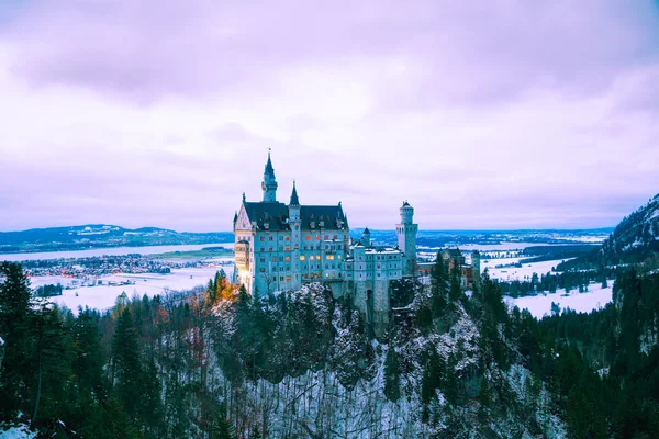 Zamek Neuschwanstein w Bawarii — Zdjęcie stockowe