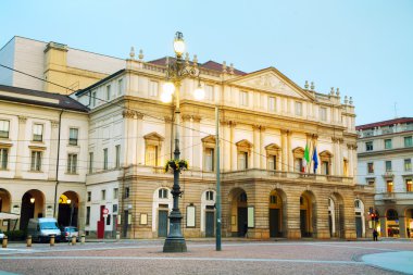 Bina Milano'da la Scala opera