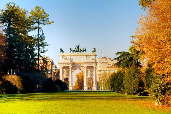 Arch of Peace in Milan — Stock Photo, Image