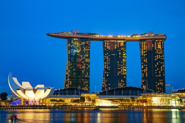 Marina Bay Sands ile Marina defne