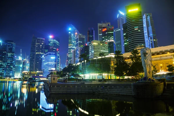 Marina bay z Merlion w Singapurze — Zdjęcie stockowe