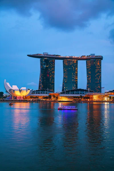 Marina bay with Marina Bay Sands — Stock Photo, Image