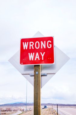 yanlış bir yol işareti
