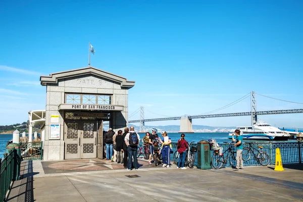 Turister i San Franciso – stockfoto