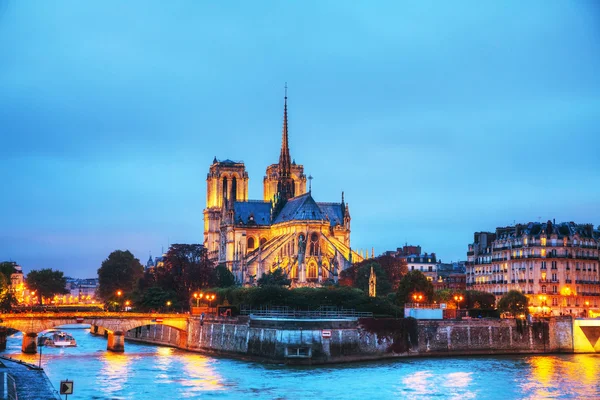 Nuestro dame de paris —  Fotos de Stock