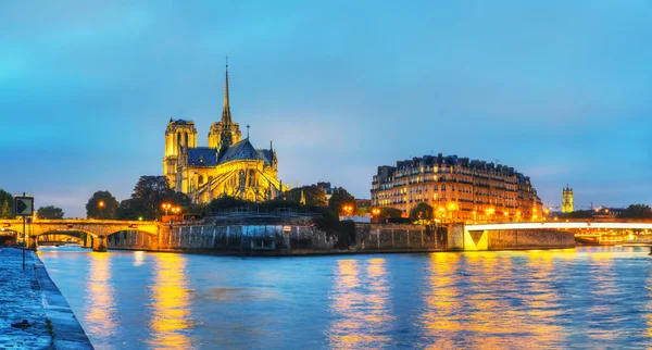 Nuestro dame de paris —  Fotos de Stock