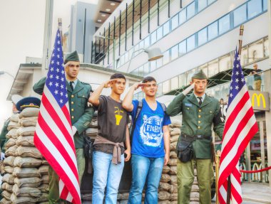 Berlin Checkpoint Charlie turistik cazibe