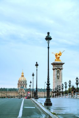 Les Invalides Paris'te bina