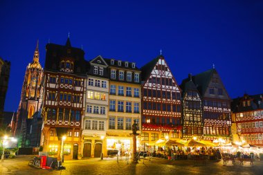 Frankfurt eski şehre geldim Maine