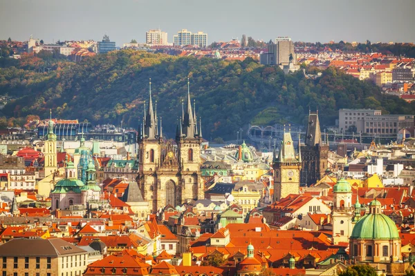 Güneşli bir günde bir Prag havadan görünümü — Stok fotoğraf