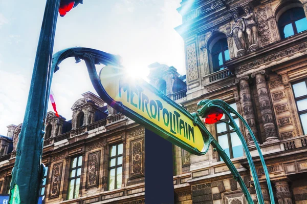 Metropolitain sign in Paris, France — Stock Photo, Image