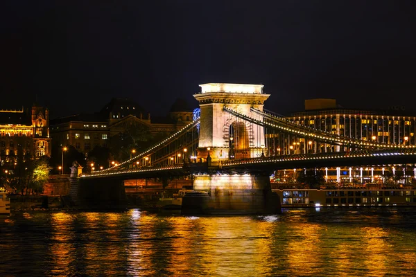 Szechenyi Ланцюгового мосту в Будапешті — стокове фото