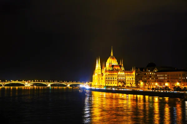 Parlamentsgebäude in Budapest, Ungarn — Stockfoto