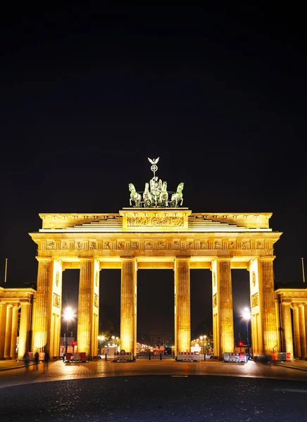 Brandenburg gate en Berlín, Alemania —  Fotos de Stock