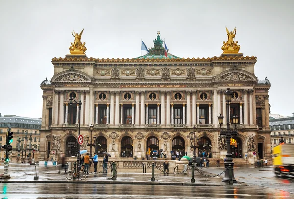 El Palais Garnier (Ópera Nacional) en París, Francia — Foto de Stock