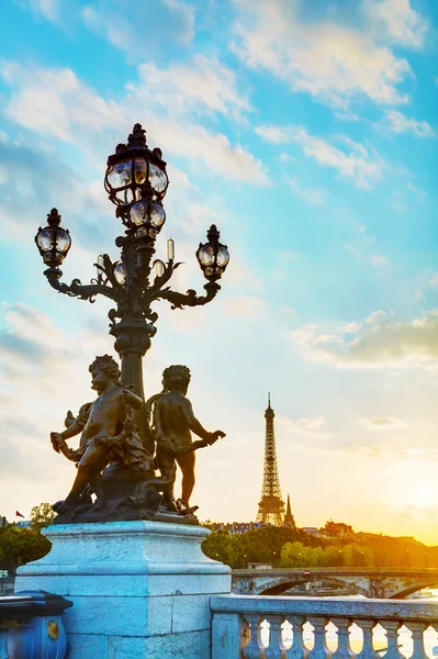 Lampadaire au pont Alexandre III à Paris — Photo